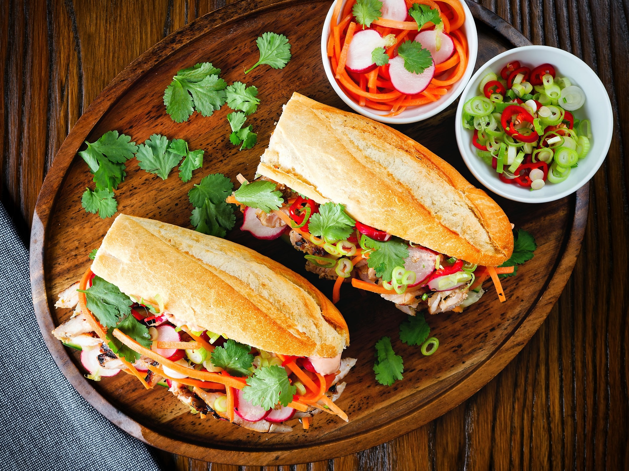 Loloan bánh mì